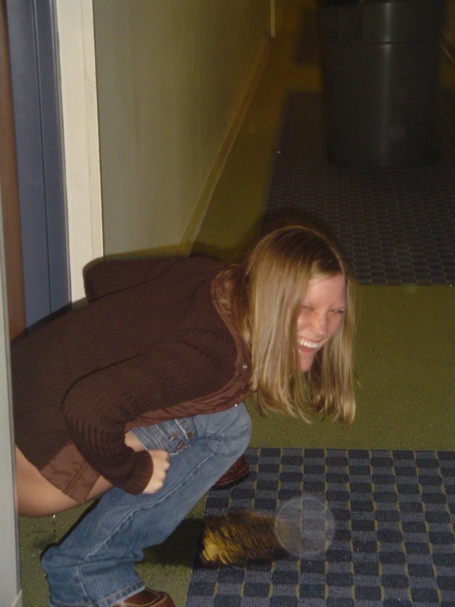 TheIconoclast17's tweet photo. Part 12: from my collection of girls #peeingoutside, #carpee, #squatingtopee, #publicpeeing, #peestream, #peeingwithfriends https://t.co/stti7gNxqu