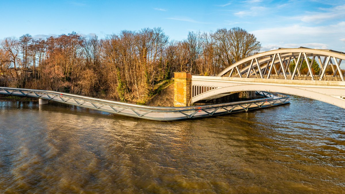 knightsbrown's tweet photo. It's been quite the journey and ours has been a lot shorter than others. Now Dukes Meadows Footbridge is complete and open to the public, we can take a step back and admire. #Bridges #RiverThames #Engineering 😎 https://t.co/JxxxzSy8nN