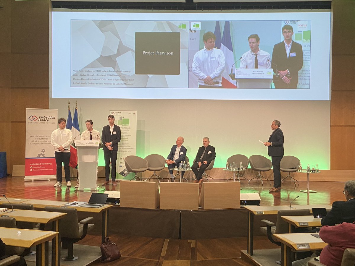 EmbeddedFrance's tweet photo. Rendre l’aviron accessible à tous c’est le défi technique et technologique que s’est lancé l’équipe de terminales #Paraviron
#EmbarqueXV https://t.co/OnMSOpFL2d