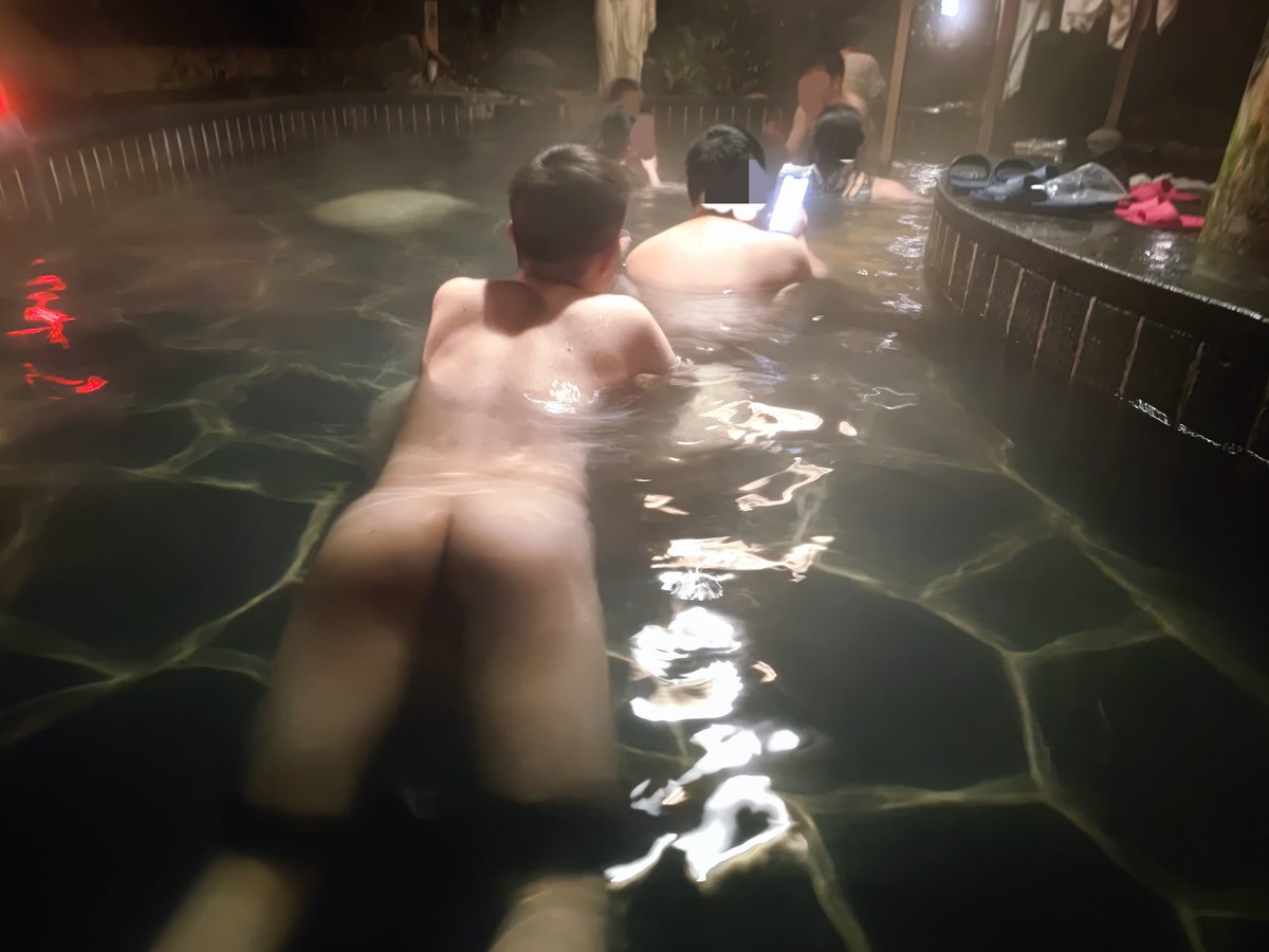 Yuwangx's tweet photo. 2023/1/7
和对象的六周年，和狗子的三个月。
愿我们不再是柜子里的人。 https://t.co/WiGfxuZafB