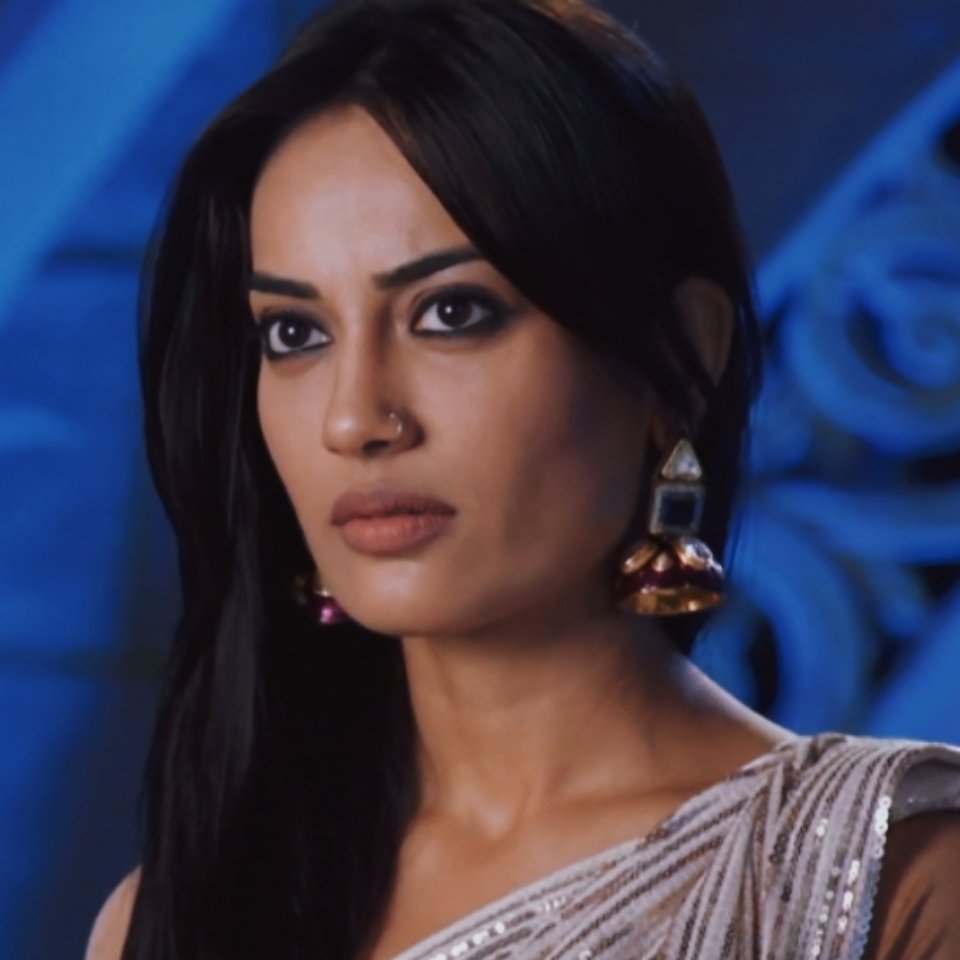 hourly_SJ's tweet photo. Beautiful sanam —⁠☆

#SurbhiJyoti https://t.co/jVNjHSESYU