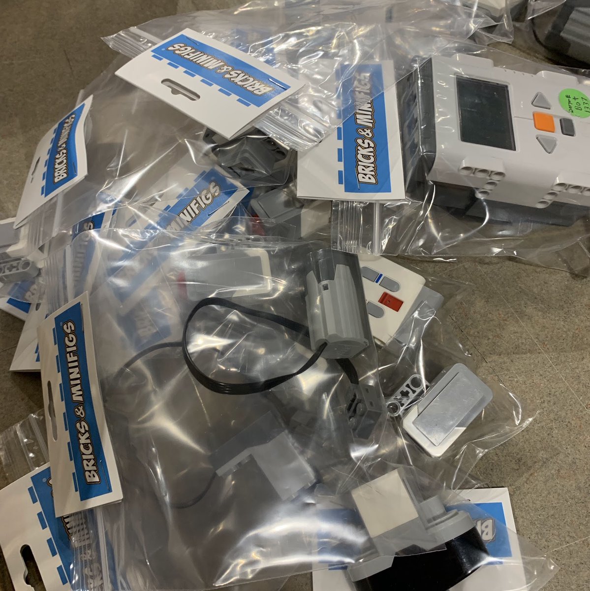 brickseugene's tweet image. Look for LEGO® electronics? We have a selection of parts including Power Functions and Mindstorms motors, sensors and other goodies! ⚡️ bricksandminifigseugene.com/collections/bu…

#lego #powerfunctions #poweredup #mindstorms