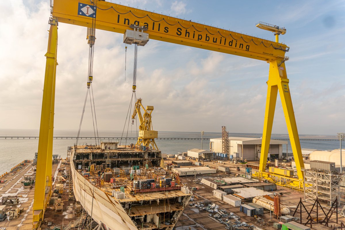 WeAreHII's tweet photo. Take a look at the progress of Harrisburg #LPD30 at HII’s #IngallsShipbuilding! Trivia: What is the length of Landing Platform Docks (LPD)s?

A. 400-500 feet
B. 500-600 feet 
C. 600-700 feet

We will post the answer tomorrow in the comments below. https://t.co/TvQmcQidXc