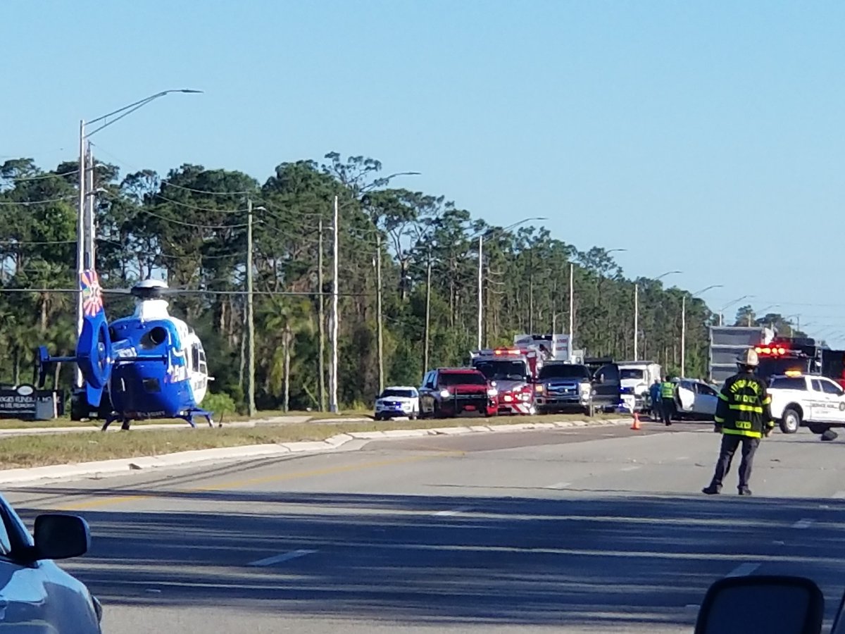 JV_SchaefferRep's tweet photo. SR 82 shutdown by Gateway for now big accident someone been airlifted 🙏
#swfl #leecounty #FtMyers #nbc2 #winknews https://t.co/kkMxSKie1E