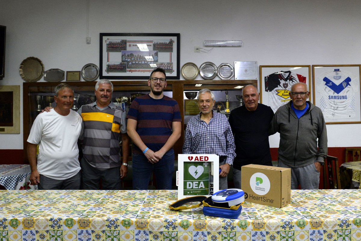 JCuattromo's tweet photo. A través de la @fundacionbapro le entregamos un desfibrilador al Club Banco Provincia de Mar del Plata. La iniciativa surgió del programa #ClubesEnForma, que busca acompañar a los clubes de barrio con equipamiento y mejoras edilicias.
#CercaDeLasYLosBonaerenses https://t.co/YLwOEycx60