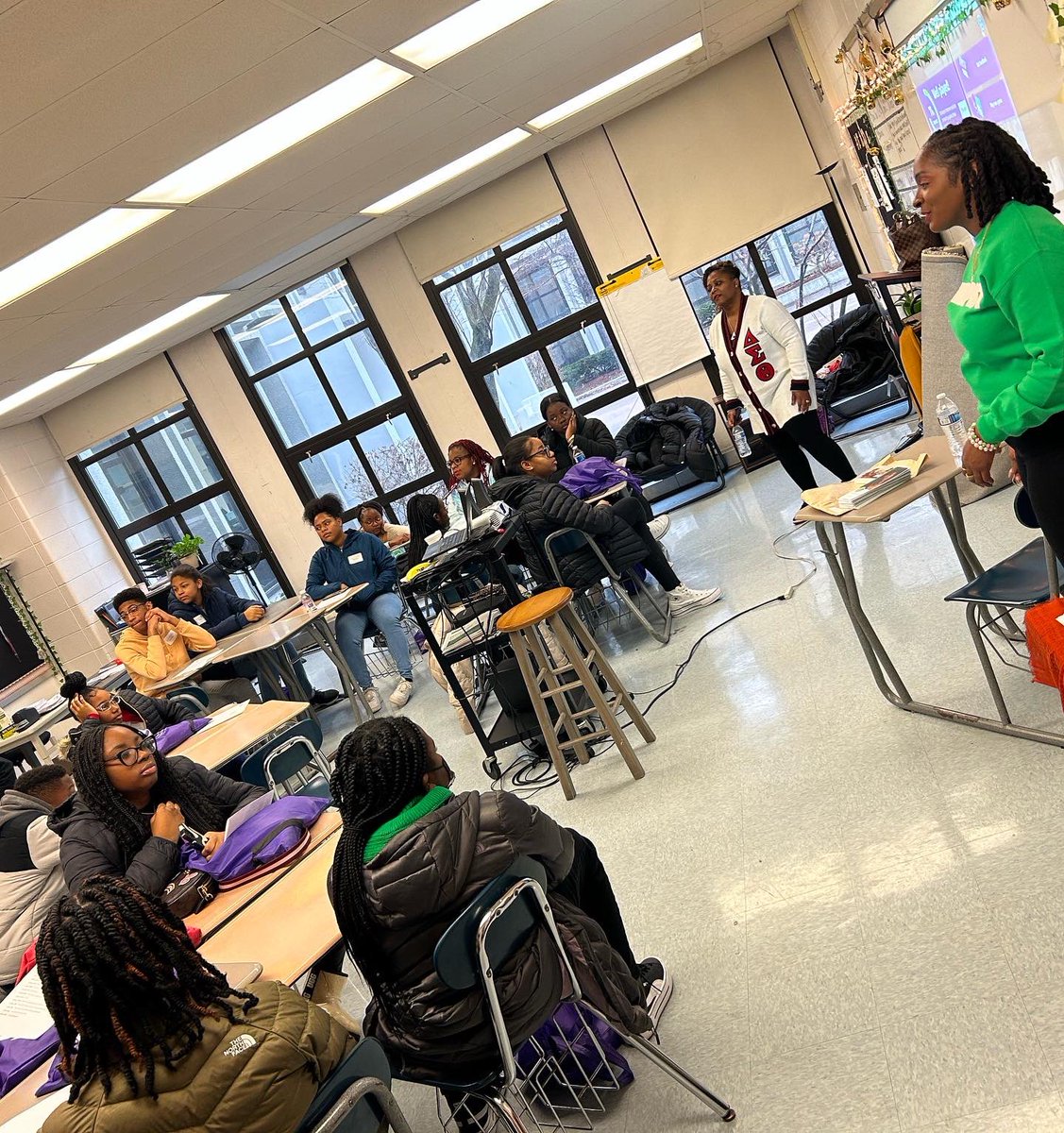 AKAHistoric101's tweet photo. MLK Day of Service 2023 was a HUGE SUCCESS! So many awesome presenters and workshops!
We Embraced the Power on MLK Day of Observance, We Are One. 💗💚
#MLKDay
#SoaringWithAKA
#AKA1908
#WeAreChiOmegaOmega
#IPCDFCares https://t.co/JQUw1nmEoD