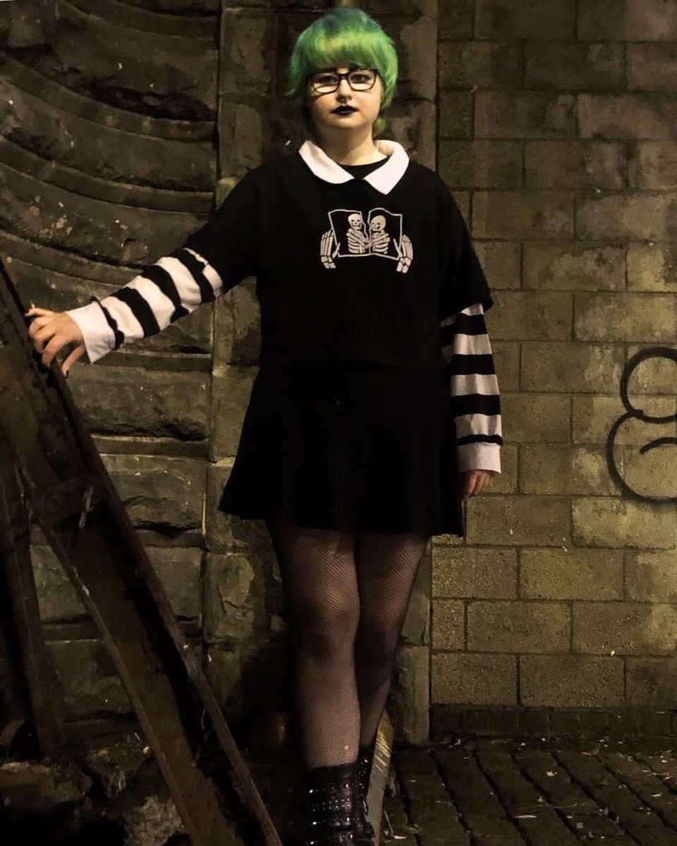 Cody_the_weeb's tweet photo. My sister took some pictures for her college and I was the model!!!📸✨ 

#photography #alt #lgbtq #foryoupage #weeb #gamer #cosplayer #makeup #greenboi #sister #edgy https://t.co/Ok4Z26jRRh