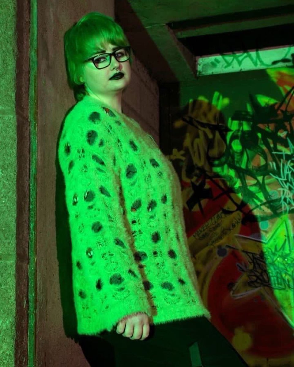 Cody_the_weeb's tweet photo. My sister took some pictures for her college and I was the model!!!📸✨ 

#photography #alt #lgbtq #foryoupage #weeb #gamer #cosplayer #makeup #greenboi #sister #edgy https://t.co/Ok4Z26jRRh