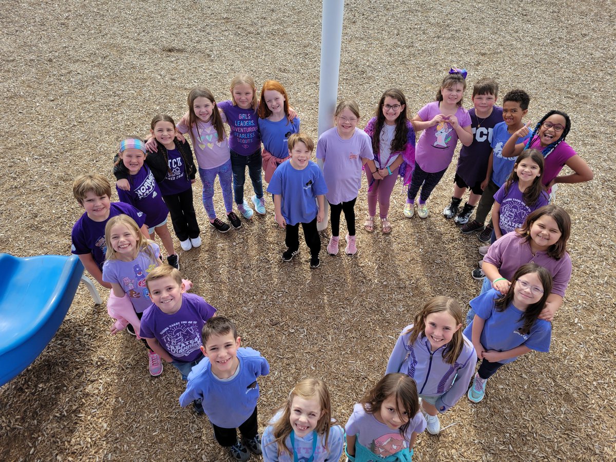 willis3rdgrade's tweet photo. #wlespride #weloveourwarrior 

Willis Lane 3rd graders send our love and support to our amazing warrior! :) https://t.co/8WSVAfMb1u
