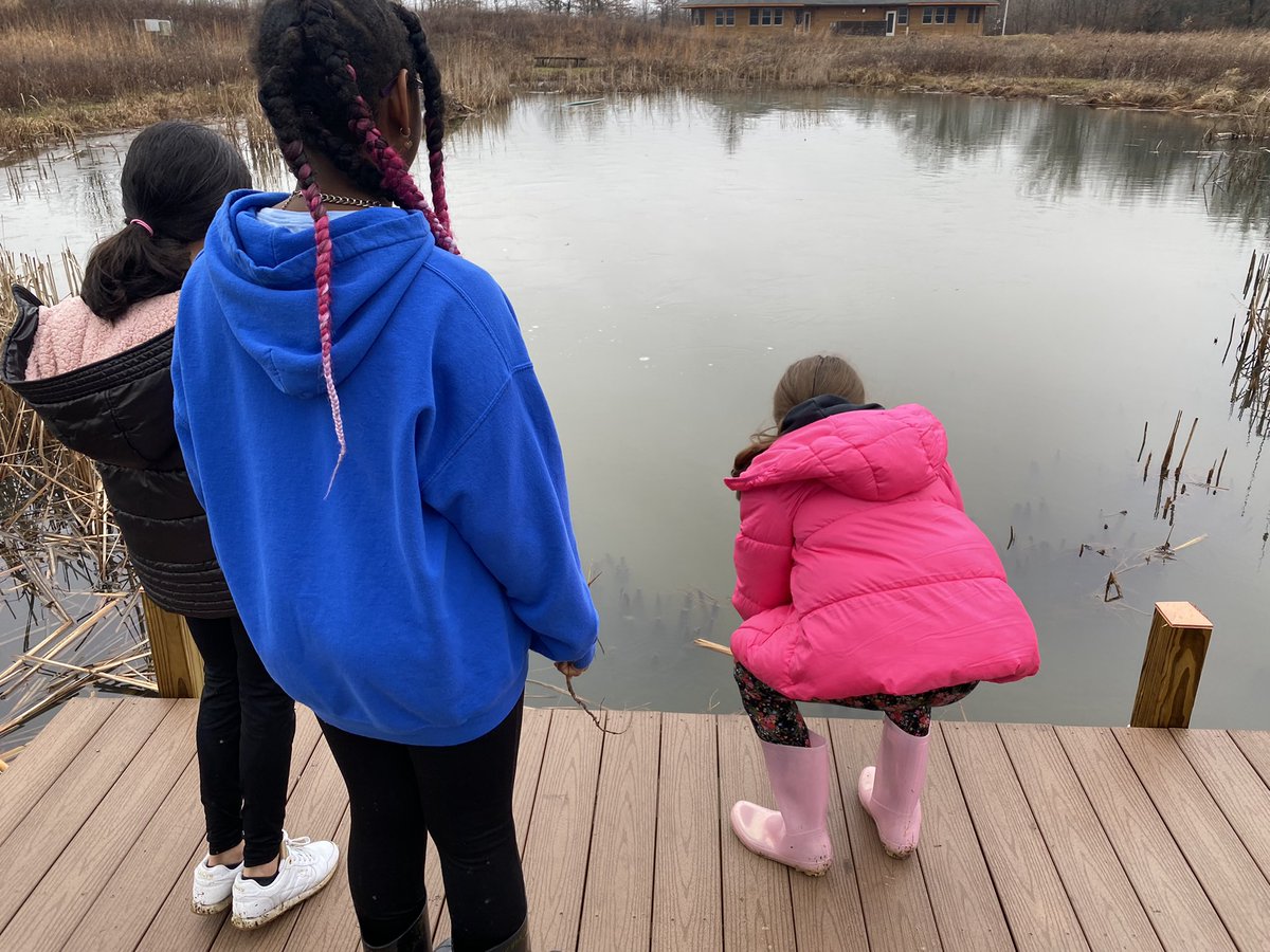 This week our students are focused on demonstrating generosity through acts of service. Some of my awesome kiddos asked if we could pick up trash as we mapped the winter wildlife in the wetlands today. Bravo, class! #steminaction #reynproud