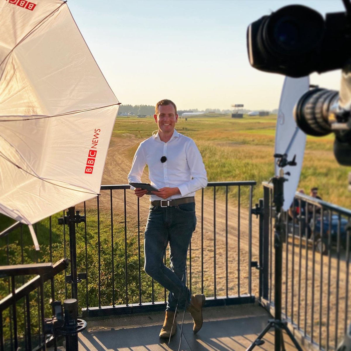 BCroucherSport's tweet photo. Happy 40th Birthday @BBCBreakfast. Been an honour and a privilege to play a small part in your storied history. Be it as presenter, producer, reporter or guest fixer. Always a real thrill #BBCBreakfast #BBCBreakfastTime https://t.co/0CkloWUZ2y