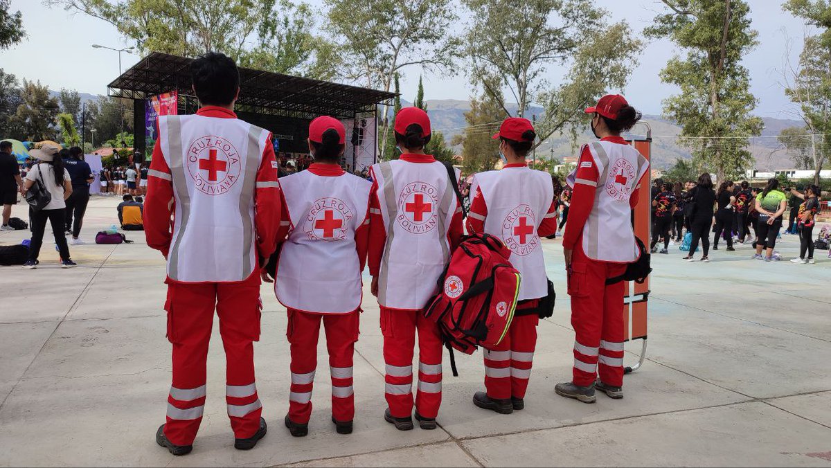 CruzRojaCbba's tweet photo. El fin de semana, nuestros voluntarios prestaron atención prehospitalaria en la competencia nacional de Cross Fitness, en la cual, participaron clubes de los 9 departamentos. Está actividad fue desarrollada por la alcaldía de Cochabamba, para incentivar el deporte y la salud 🏋🏻 https://t.co/wuvI9gPLY1