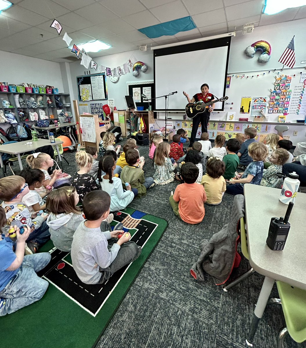 mrsklwarren's tweet photo. Enjoying a musical treat with our neighboring PK classes!🎸 #celebratekisd @HLEMustangs https://t.co/nOpGrWA4tl