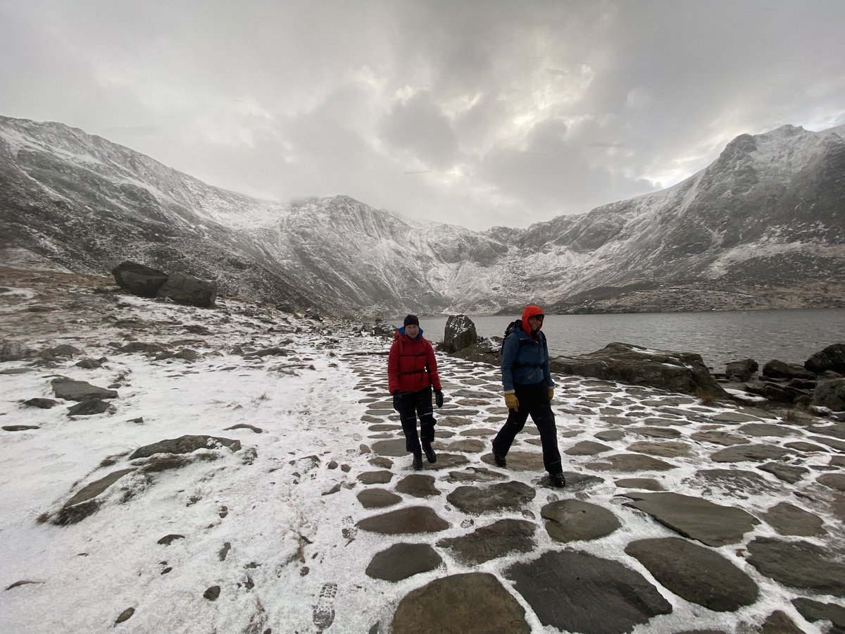 Proper type 1 fun day, surrounded by snow showers and pretty decent conditions. Great day with Jo &amp; Deanna. Making the most of #welshwinter 
<a href="/the_AMI/">The AMI</a> <a href="/DerekTheWeather/">Derek Brockway - weatherman</a> <a href="/bbcweather/">BBC Weather</a> <a href="/S4Ctywydd/">S4C Tywydd</a>