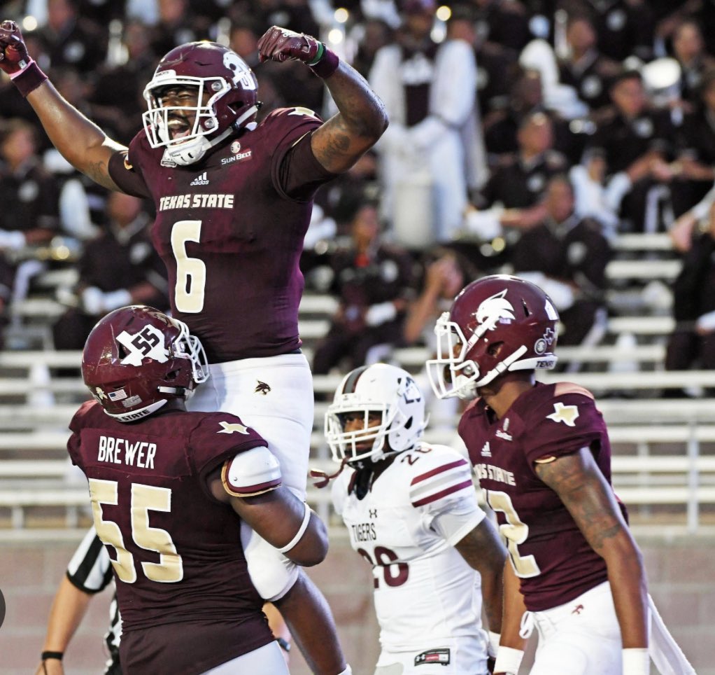 Blessed and honored to say I received my second D1 scholarship🤟🏾 to Texas State University ‼️ #GOBOBCATS 
<a href="/CoachPatke/">Jonathan Patke</a> <a href="/26Int_Hit/">Dexter McCoil Sr</a> <a href="/Coach_Redfern/">Chris Redfern</a> <a href="/CoachMitchGW/">Nick Mitchell</a>