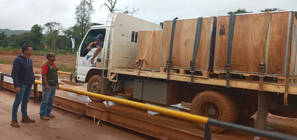 senafim_gob's tweet photo. #SenafimAlDía
#Bolívar | La Inspectoría Regional de #Senafim realizó una inspección técnica en la Planta Minera Pacific, donde se verificó el libro diario de control de elucion, funcionamiento del pesometro y reconocimiento al área de la romana.
#SancionaLasSancione https://t.co/PUuCqJZGv4