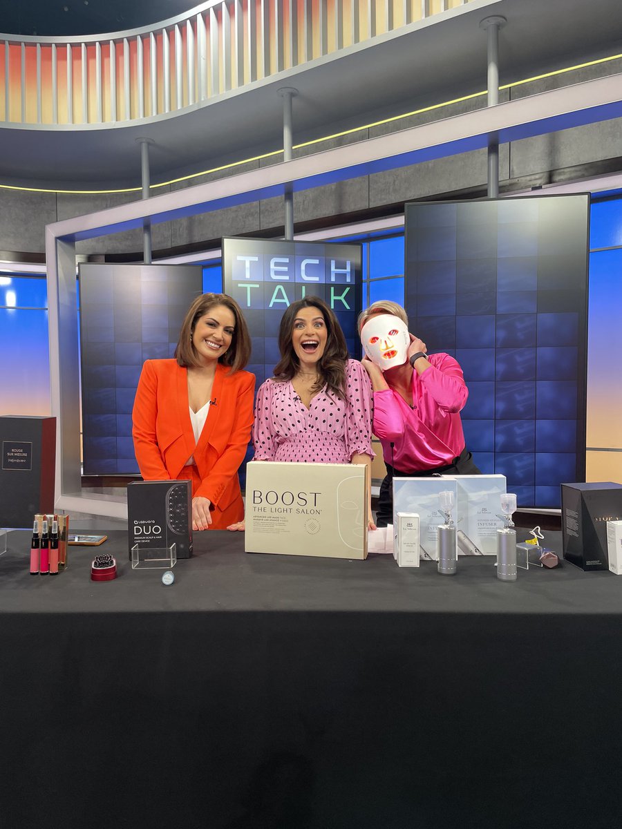 Jessica Naziri | Tech Content Creator + Host tweet media