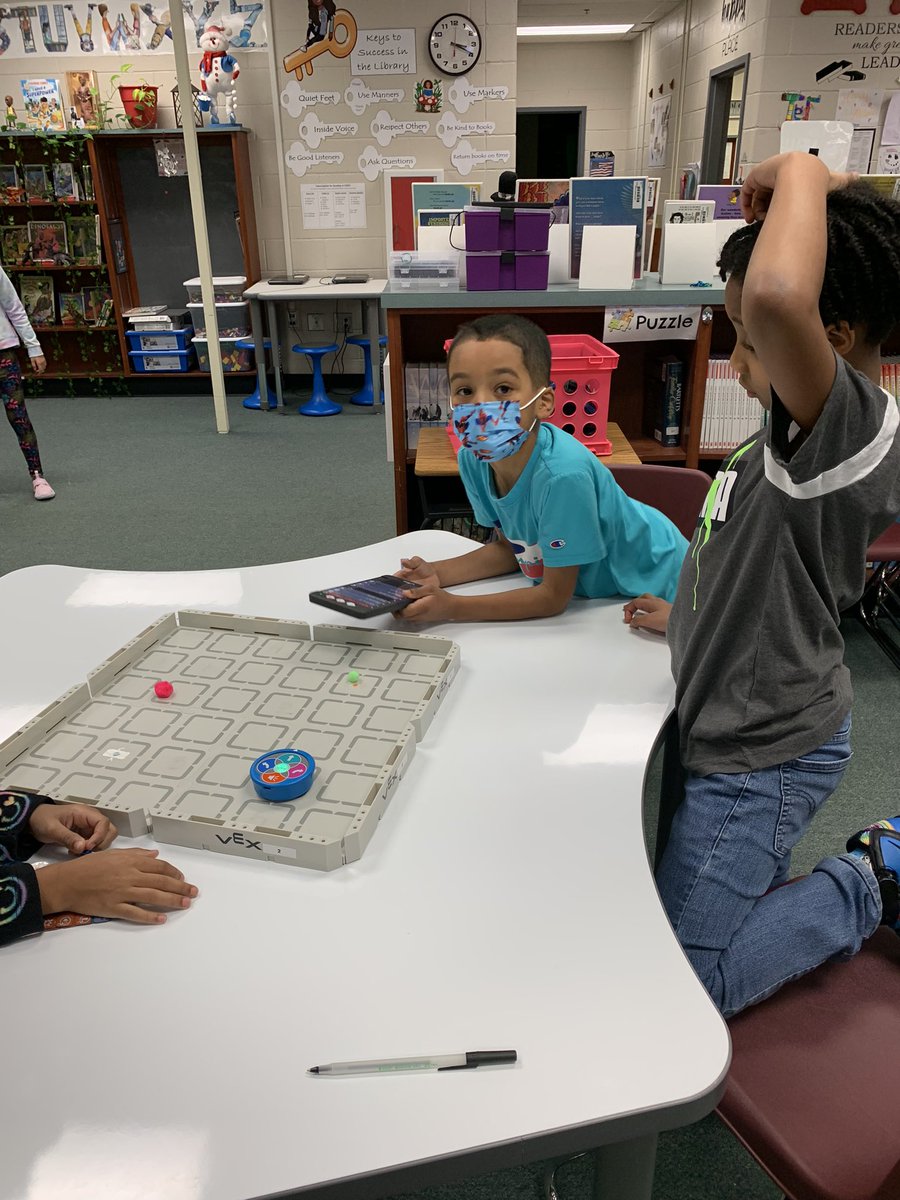 DowdyOHES_MC's tweet photo. Vex 123 with @Jchilds05 in Oak Hill ASAP! Bulldogs using code readers!@OHES_Covington @tutuedtech @DeenajSams @SamoraHoward @RuthieGreen https://t.co/yLdhQM93Bz