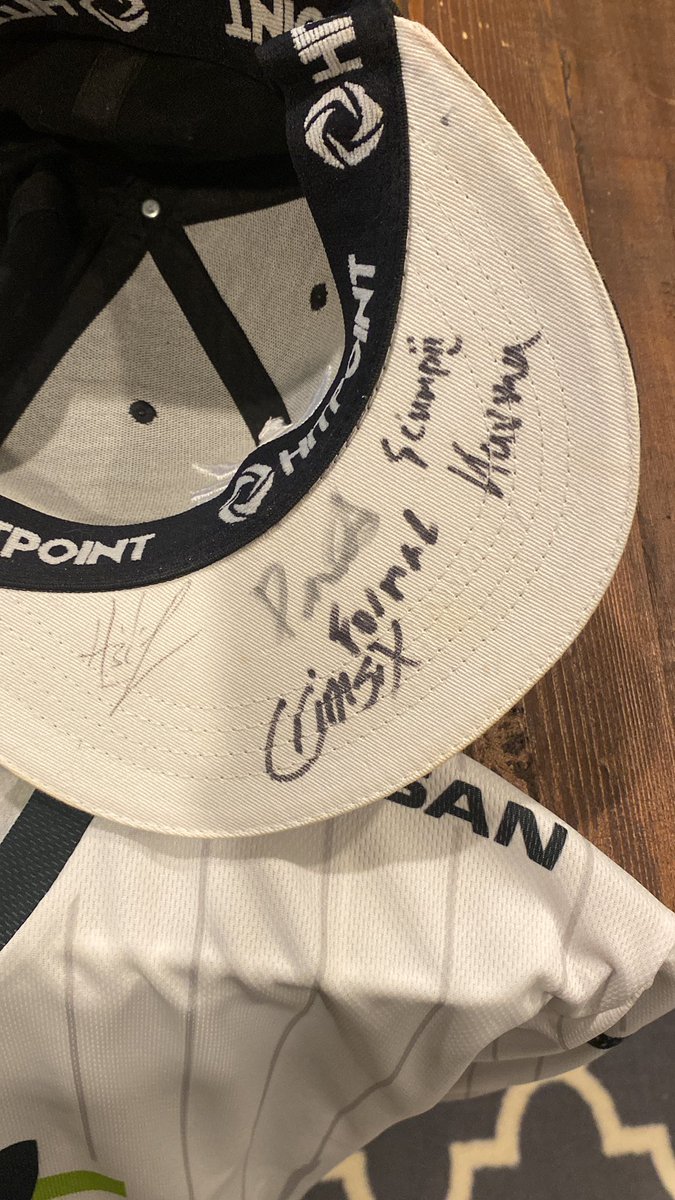 InfraredSB's tweet photo. It was an honor to be able to meet the greatest players and watch all their careers. Couldn’t be more sad about scump but so happy I got to experience every step of the way #GreenWall #dynasty https://t.co/LoCbvZg9xW