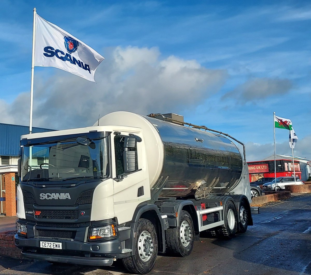 RWKeltruck's tweet photo. Freightage have done a great job in the remounting of their reconditioned Milk Tanker bodies onto their first two of six new Scania P 410 8x2*6 XT chassis cabs! Well Done!!! 👍 https://t.co/mcHgdzXXXo