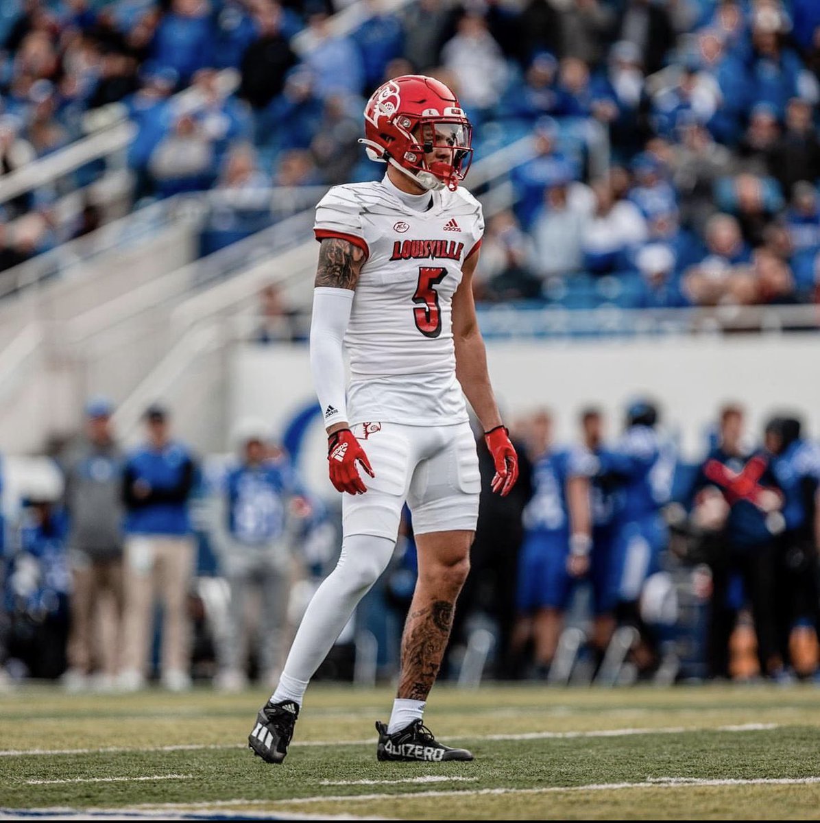 Blessed To Receive An Offer From University of Louisville!!❤️ <a href="/LouisvilleFB/">Louisville Football</a> <a href="/DarrenSunkett/">Coach Sunk</a> <a href="/CochBG4/">Brandon Gregory</a> <a href="/AllenTrieu/">Allen Trieu</a> @Rivals_Clint