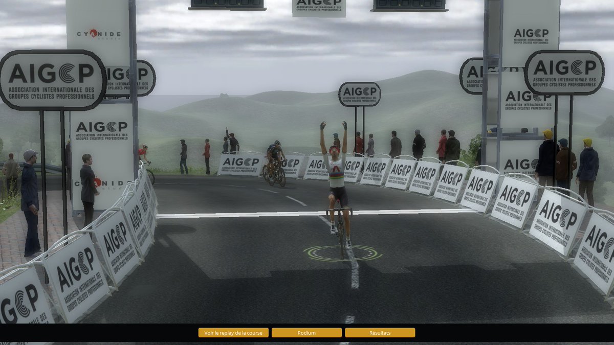 RongChristophe's tweet image. Je gagne Milano-Torino 2026 ! Ma première victoire avec le maillot arc-en-ciel. J&apos;ai réalisé tous mes rêves cette année ! #PCM2020