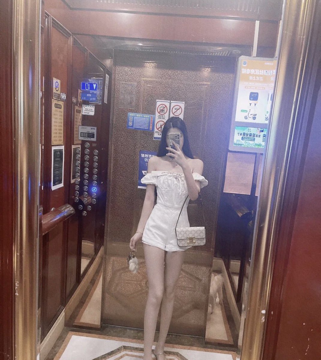 vanerosas2016's tweet photo. 没有什么想说的，最近没出门，旧照看看呢？😂 https://t.co/shwqRgsjNY