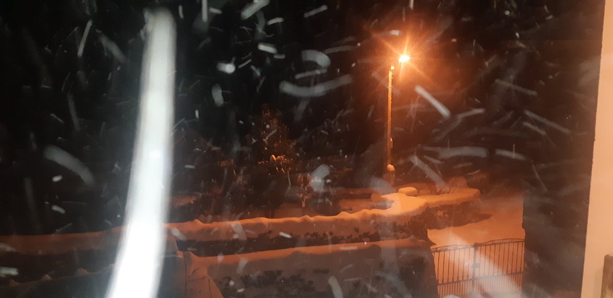 antonioybenina's tweet photo. Día 3 del "temporal", cuidadinnn que te da la nieve en los 👀, pues si, hoy nevó, ya pisamos la blanca😉..
☎️ 610752535
📧 antonioybenina@gmail.com
#casaantonioybenina #turismoleon #laciana #sosas #destinolaciana #spain #lugaresconencanto #alojamientosconmascotas #mipueblovende https://t.co/yQLjsBJ5Ao