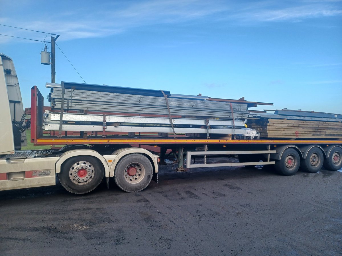 Some more jobs leaving the yard today. Contact me with any steel enquiries #rossdrumengineering #cecertified #steelfabrication #steelstructures #steelconstruction #kitbuildings #farmbuildings