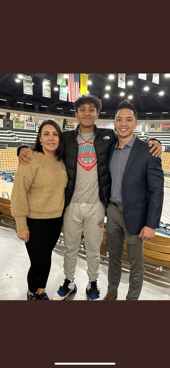 dylanchavez00's tweet photo. Just to throw it out there ,how many teams can say the whole squad has opportunities to play college basketball?Amazing opportunity coach mason has given us New Mexico kids!Giving hope to all future New Mexico kids!! #abcisdoingitright @AlbuquerquePrep @coach_bmase @mike_murph10 https://t.co/XtWePiSIza