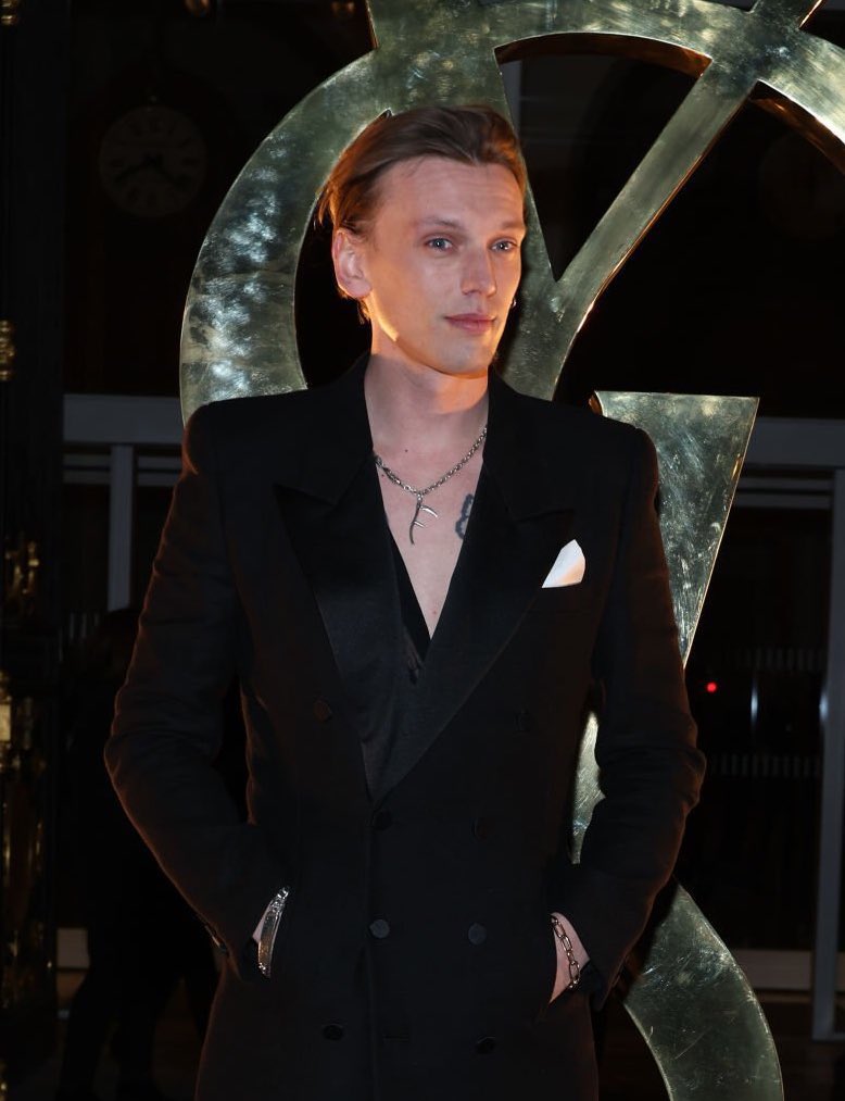 JamieOotd's tweet photo. Jamie at YSL’s summer show vs the winter show, did he accidentally switch outfits 👀💀 https://t.co/BT2SWMS0fc