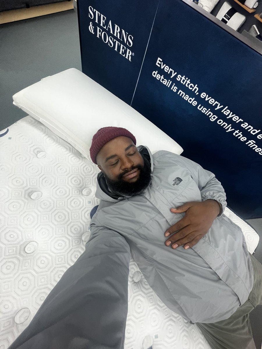princessxdaniel's tweet photo. Lil’ cutie in the mattress firm https://t.co/dS0FkkQCfe