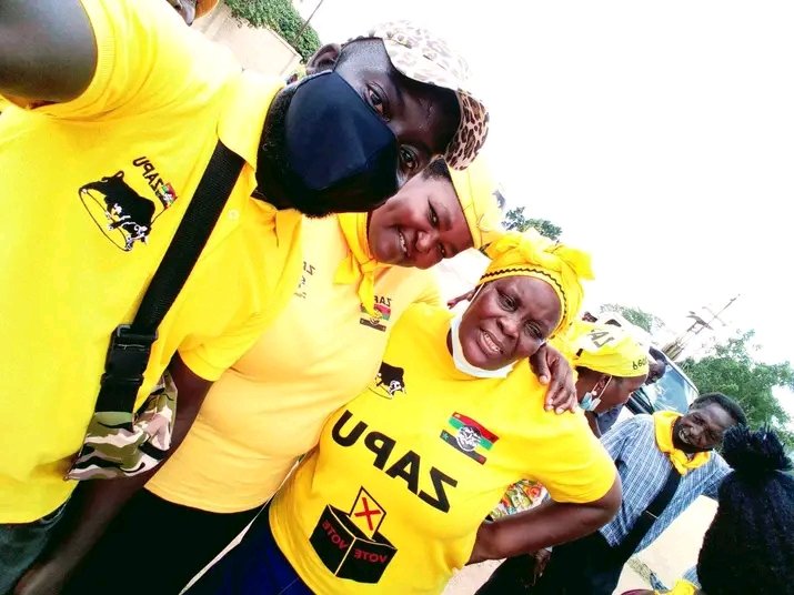 realnigelndlovu's tweet photo. @ozymoyo @ZapuPublicity Landela ihashtag #FreeNigel mfowethu!
The most important thing I have been doing was to Conscientize,parts of my Constituency especially youths about about socio political issues & electing the right leaders who are competent & service driven,been mobilising youths to vote too. https://t.co/ue5l2NK06O