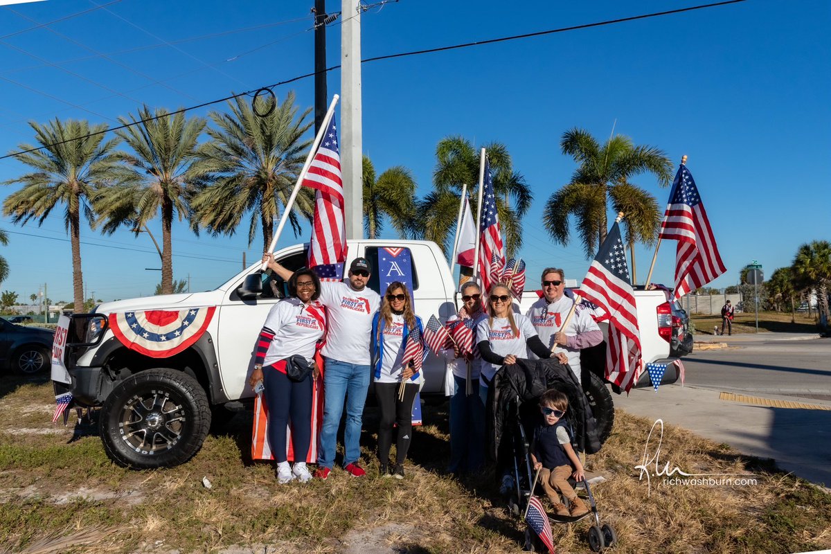 BrowardFirstGOP's tweet photo. We had a great time yesterday celebrating the life and legacy of Dr. Martin Luther King, Jr ar the King Holiday Celebration at Carter Park! #MLKDay2023 #BrowardFirstGOP #BrowardCountyFL https://t.co/hMENELN9zQ