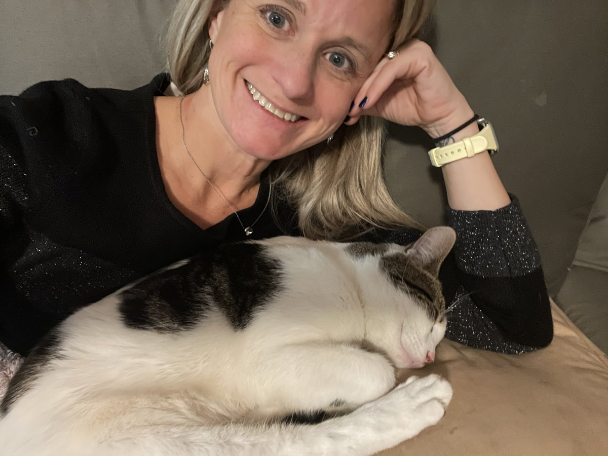 teacherfirst73's tweet photo. Perfect way to end a busy day ❤️ #needsnuggles #perfect https://t.co/qCuASFnYsx