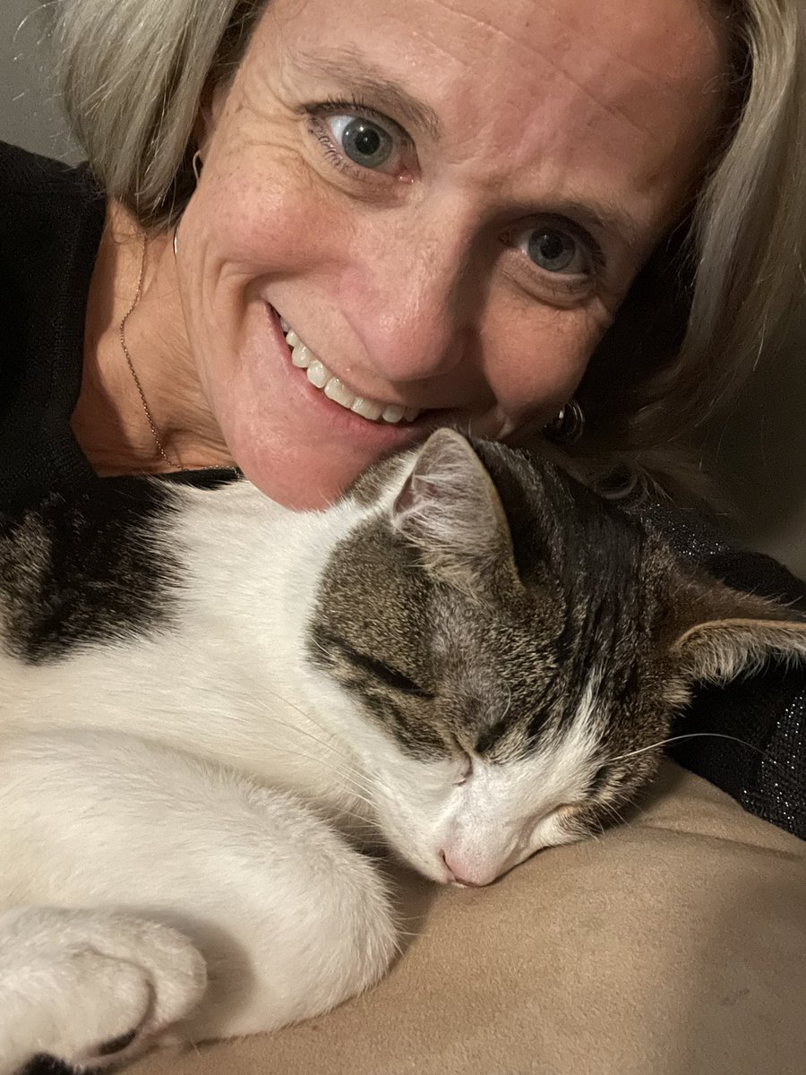 teacherfirst73's tweet photo. Perfect way to end a busy day ❤️ #needsnuggles #perfect https://t.co/qCuASFnYsx