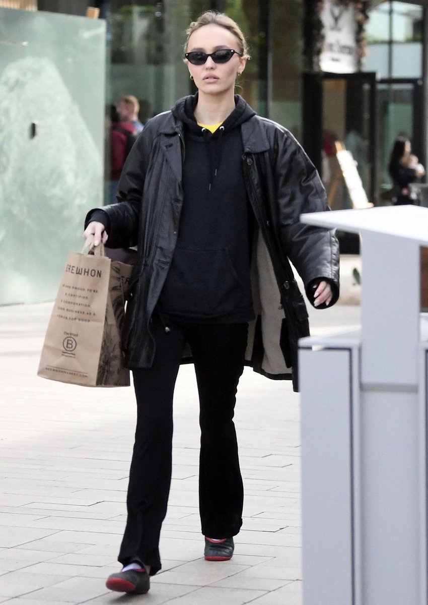 Lily-Rose Depp Updates on Twitter: "More pictures of Lily-Rose running