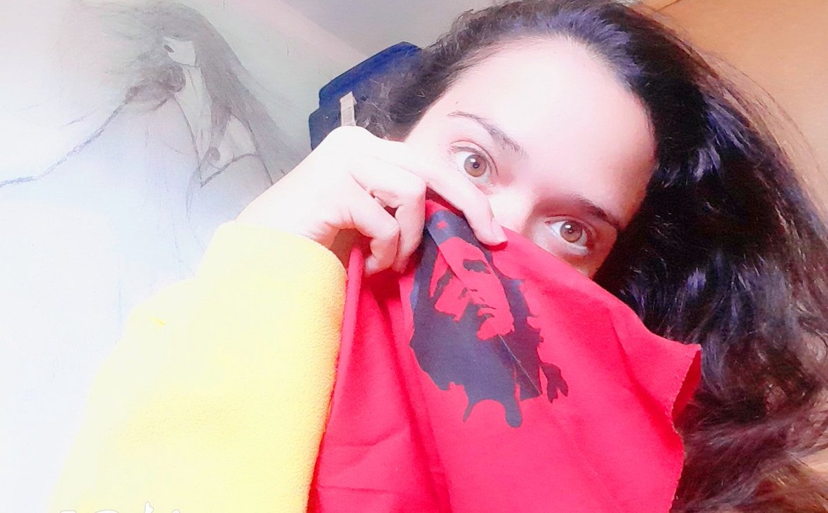 Se vienen cositas. 😏
Como dice mi hermana <a href="/Ana_Hurtado86/">Ana Hurtado</a> 

#YoUsoPañueloRojo
#DeZurdaTeam