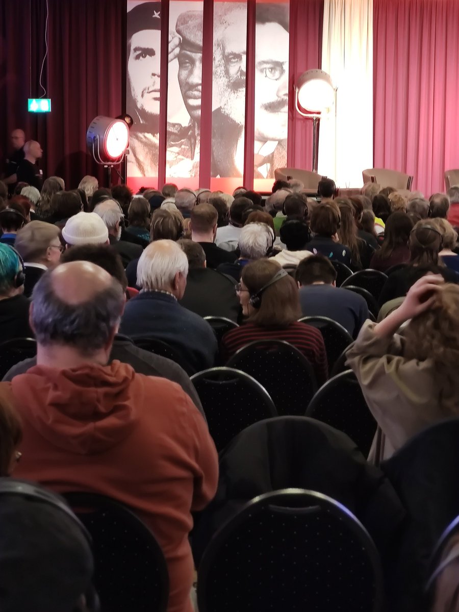 BaumannTobias's tweet photo. Der Buchstabe tötet

Doch der Geist
macht
lebendig

#rlk23 https://t.co/Nj3LXlE4Fi