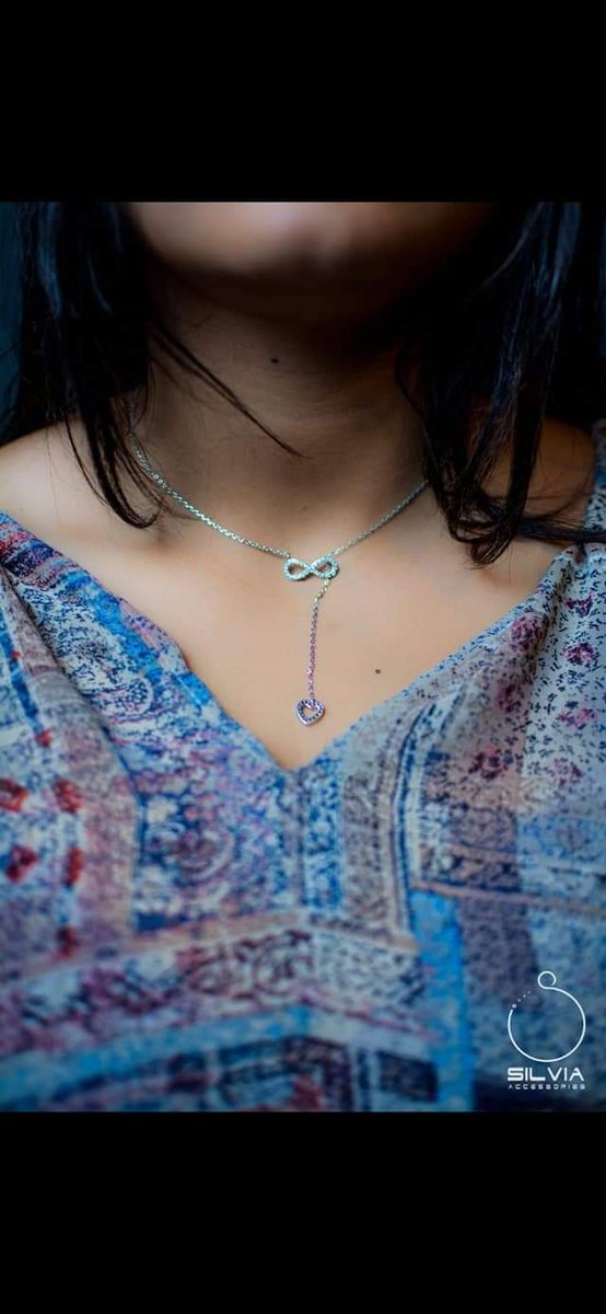 Silviaaccessory's tweet photo. 🤭💕 زيني عُنقك بعقدٍ من سيلفيا 
💝تألقي بشكل مختلف! 
للطلب والإستفسار DM
#تألق_مع_سيلفيا
#سيلفيا_للإكسسوارات
#فضة
 #shine_with_silvia
#Silvia_Accessories
#Silver https://t.co/rjguE8LBXW