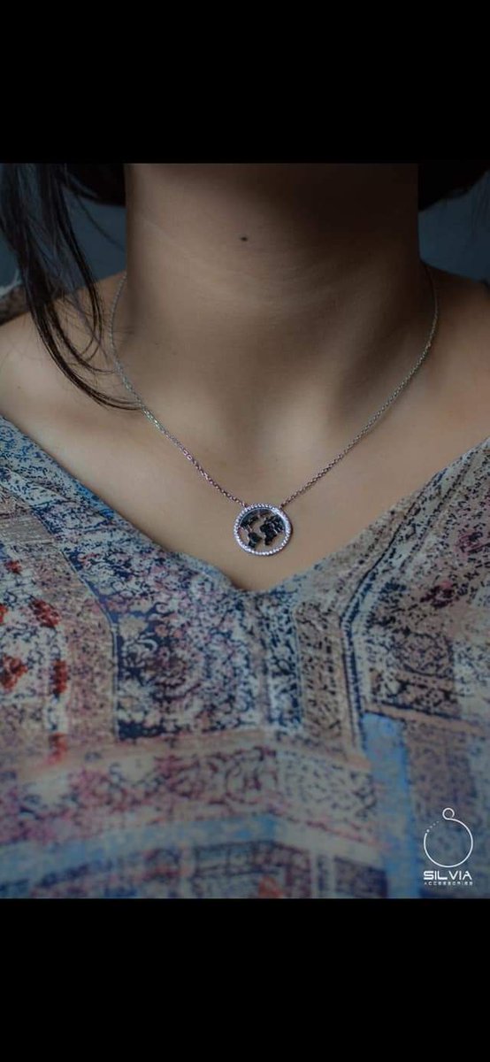 Silviaaccessory's tweet photo. 🤭💕 زيني عُنقك بعقدٍ من سيلفيا 
💝تألقي بشكل مختلف! 
للطلب والإستفسار DM
#تألق_مع_سيلفيا
#سيلفيا_للإكسسوارات
#فضة
 #shine_with_silvia
#Silvia_Accessories
#Silver https://t.co/rjguE8LBXW