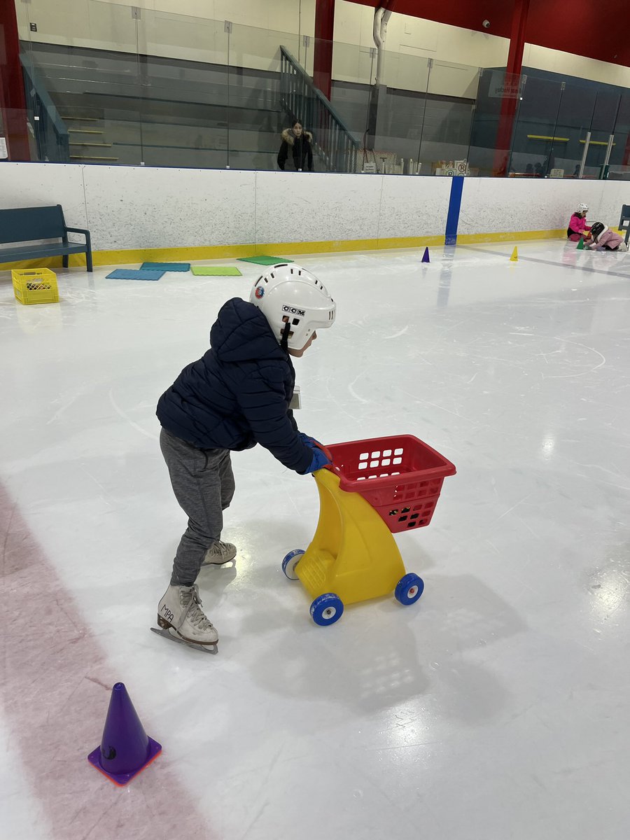 smusgrove2's tweet photo. Skating fun @New_Westminster @newwestrec Moody Park Arena. The smiles say it all! #skatinglessons @LKCougars #kelvinkindies #sd40learns https://t.co/jSBv7nBLDg