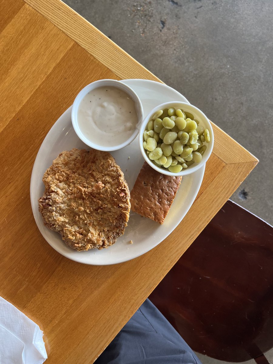 Emily Saladino tweet media