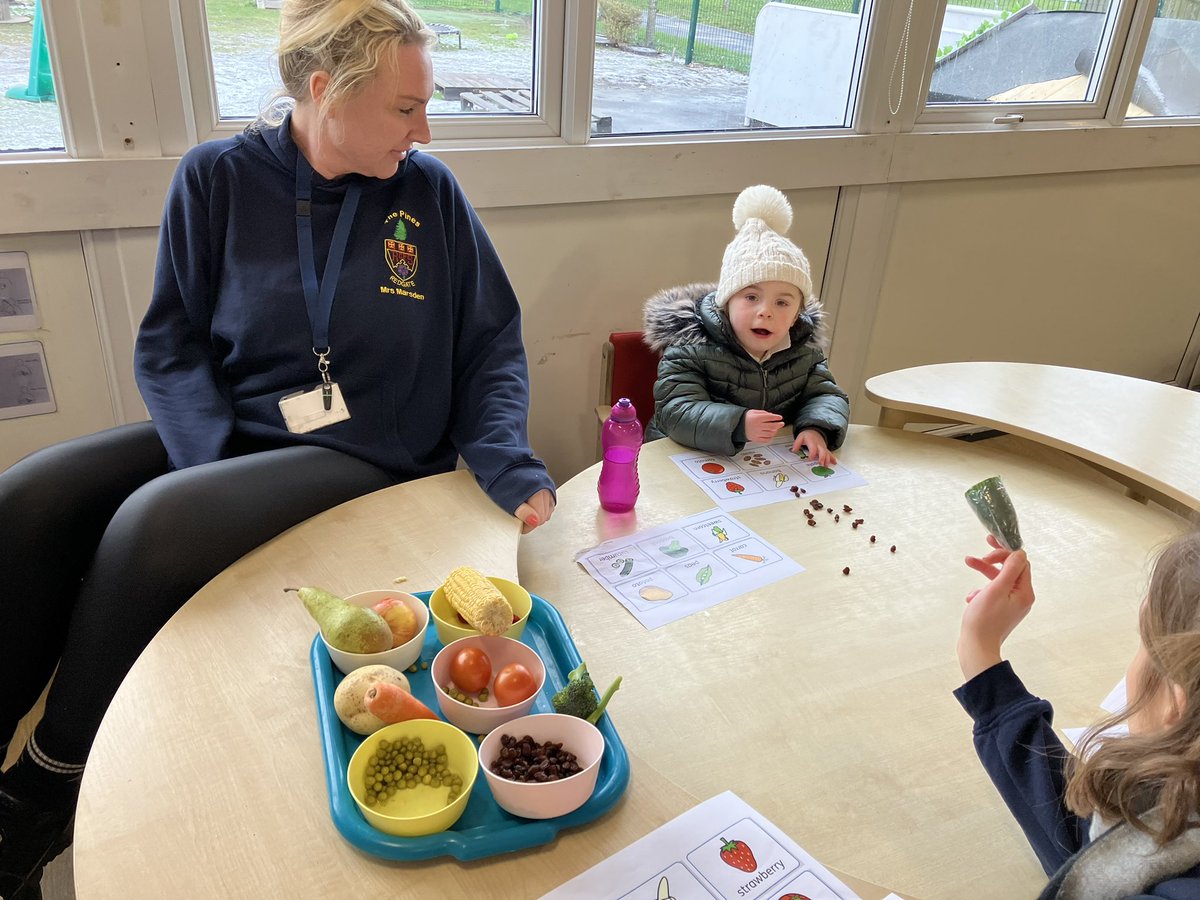 Natterjacks_RCP's tweet photo. We’ve loved exploring fruit and veg today. Matching pictures to each item, exploring textures and trying new foods! #rcpdt #rcpenglish #welearn https://t.co/5Rdr4wqhLd