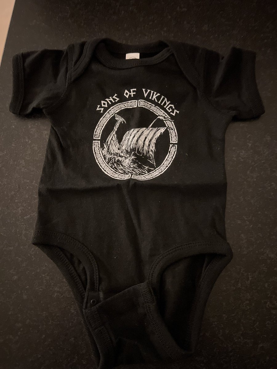 DavidIEriksson's tweet photo. @AndrewStrohm My new client @composedmale sent me this for my newborn.. #Clientoftheyear https://t.co/VcceEEg623