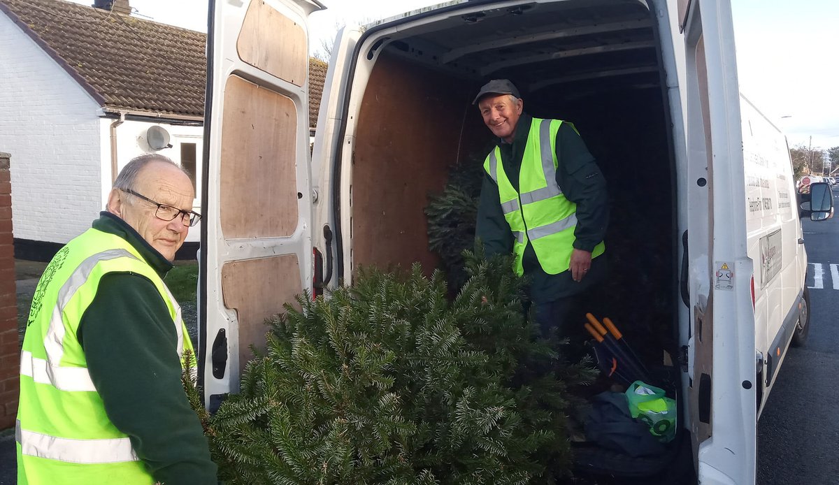 RotaryPrestatyn's tweet photo. @RotaryPrestatyn collecting used Christmas Trees to support @StKentigern. Useful fact: you can get 16 trees in a van, perhaps more. https://t.co/yJRm9ugsMN
