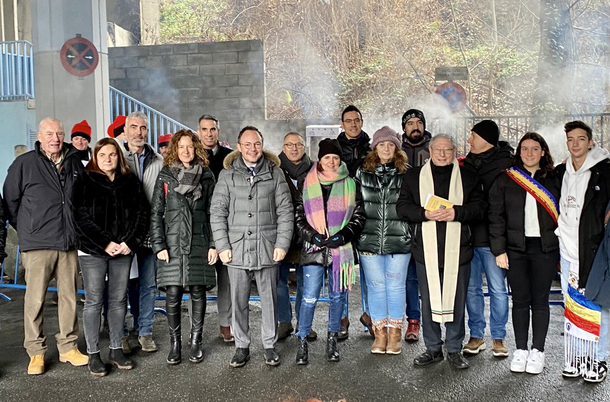 MarcMagallon's tweet photo. Avui hem degustat l’escudella de Sant Antoni d’Escaldes-Engordany. 
Gràcies un any més a l'Associació d'Amics del Pont dels Escalls que han cuinat aquesta sempre deliciosa i elaborada escudella. 
Per a mi, la millor de les millors😊💪😉 e-e😍 @Som_Accio https://t.co/wyJ3j7rpCL