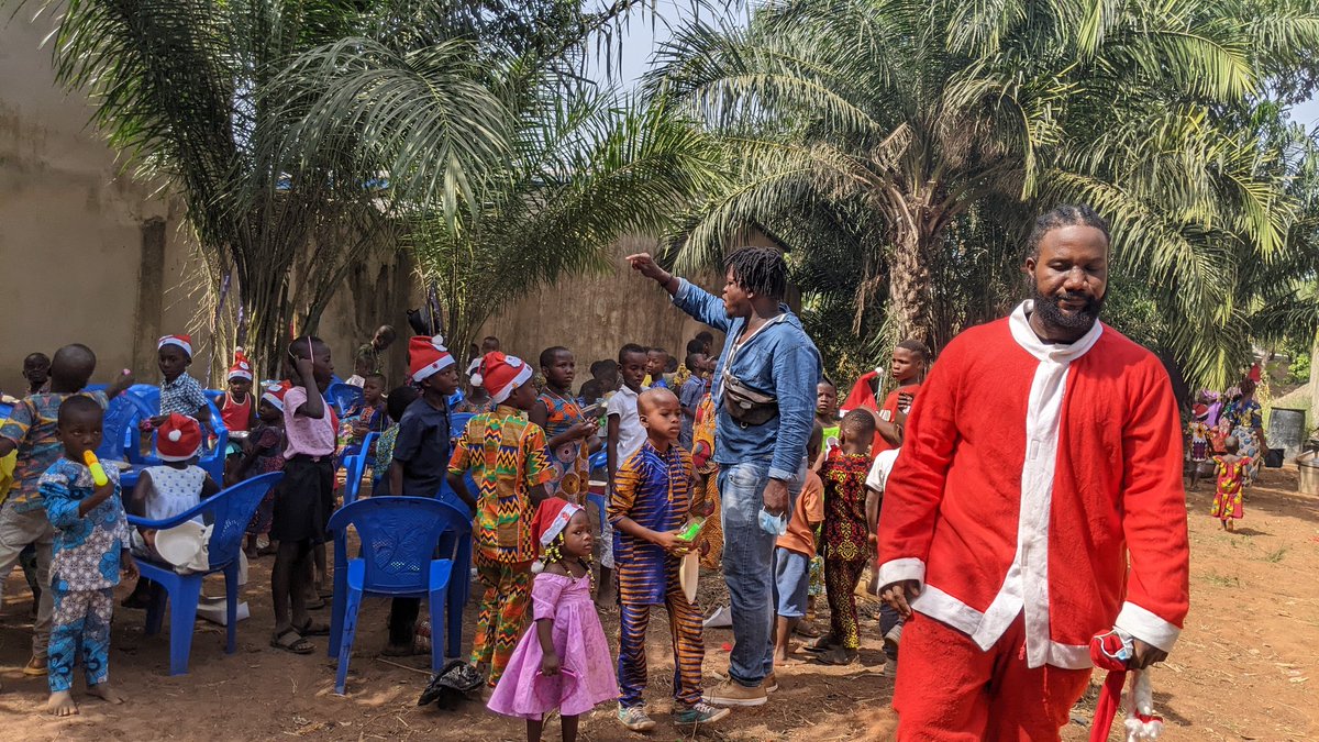 FaodOrphelins's tweet photo. Merci beaucoup à nos partenaires,amis, sponsors et tout ceux qui nous ont soutenu durant l'année 2022 et en fin d'année pour la fête des enfants, et nous sommes très heureux de vous annoncer bientôt nos projets 2023.
 ❤️🇹🇬 ❤️🇹🇬
#OurSupportThierHope
#togethersaveorphans
#FaodMind https://t.co/snLpZAmluI