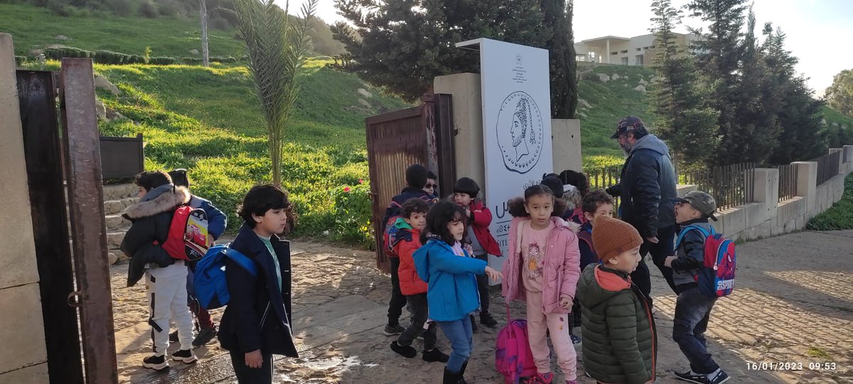 VivesCe's tweet photo. El alumnado de 5 años visitó el yacimiento arqueológico de #Lixus. Pasearon entre las ruinas del anfiteatro, las termas y la antigua fábrica de salazón. ¡Y qué vistas tan espectaculares!
+info: https://t.co/XT2QB1ByiE
@ConsejeriaEduc1 @AccEducativaExt https://t.co/kJaJnIeXp7
