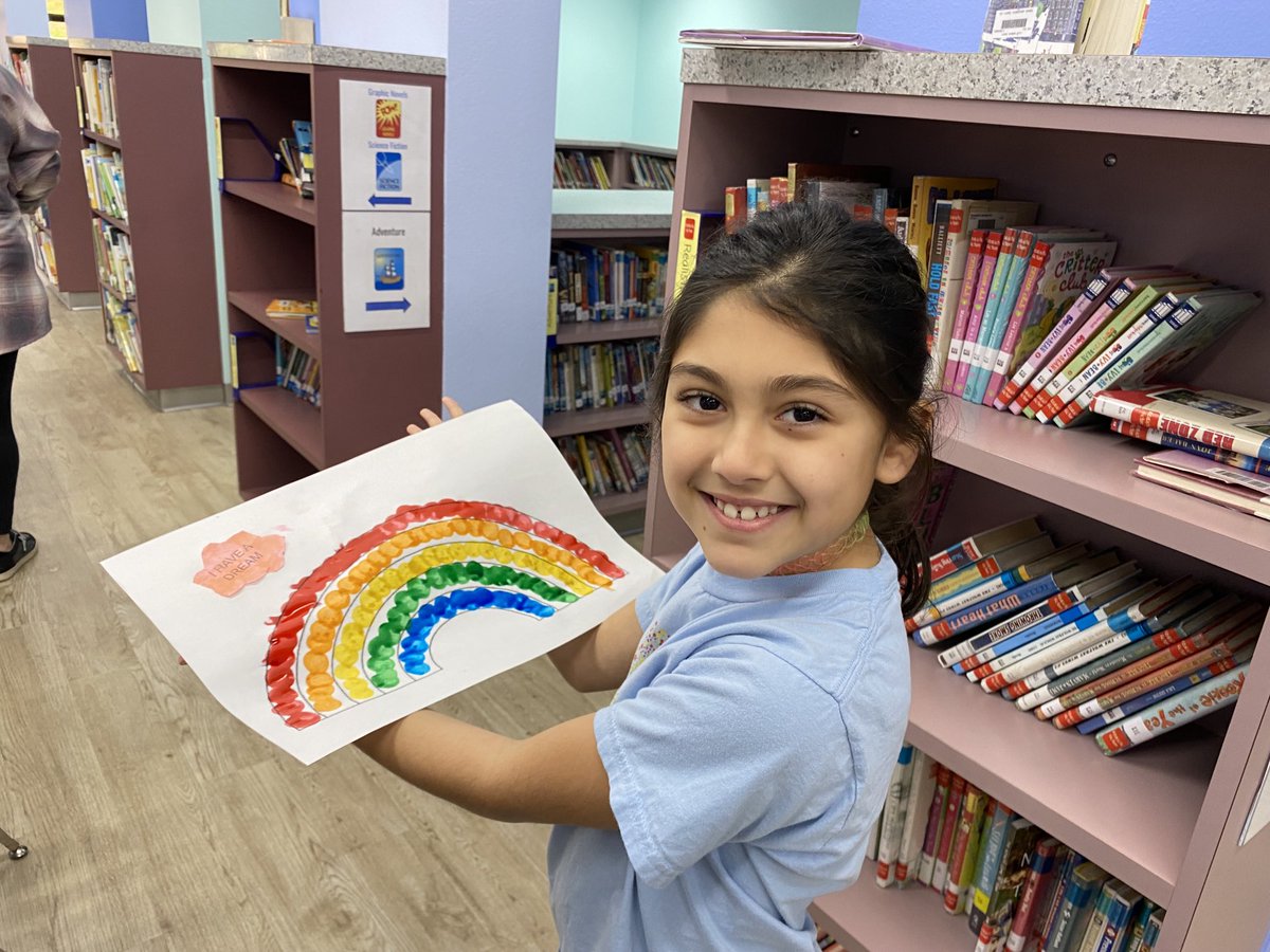 Bay Laurel students celebrate Martin Luther King! ⁦<a href="/BLDolphins/">Bay Laurel Dolphins</a>⁩ ⁦<a href="/LVUSDLibraries/">Tina Johnson</a>⁩